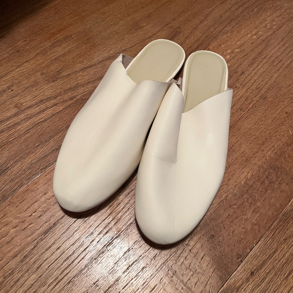Nisolo Cream Slip-On Mules